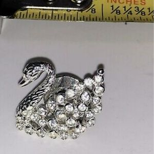 Swarovski crystal Swan pin